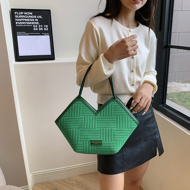 Women Heart Shape Shoulder Bag PU Leather Fashion Tote Handbag Solid Color Casual Top Handle Bag Daily Bag for Female