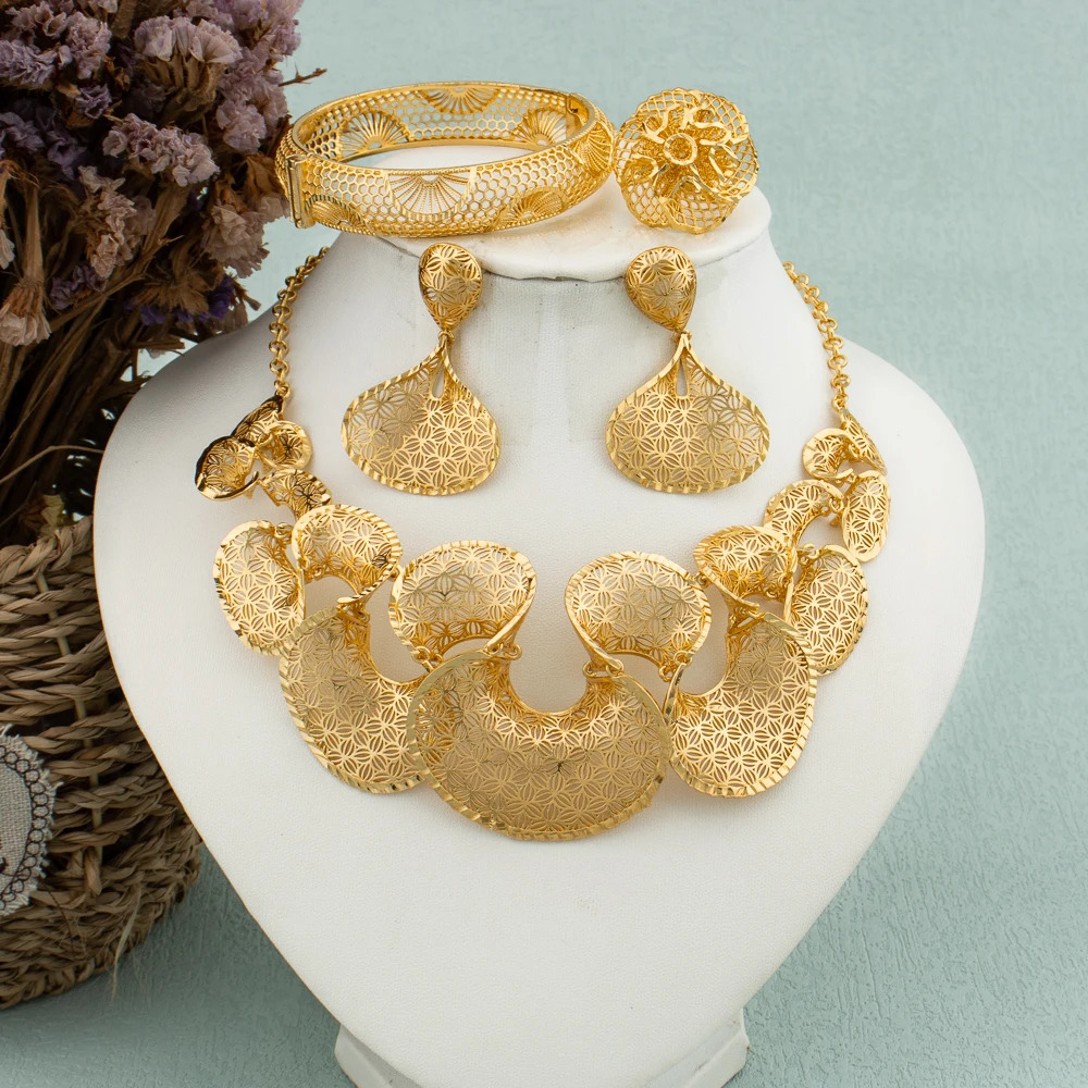 Dubai Big Pendant Jewelry Set Women African Gold Plated Necklace Earrings Bangle Ring Trend Banquet Jewelry 241107