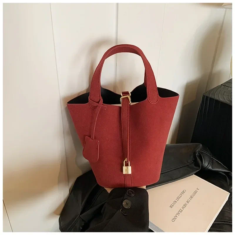 Free Shipping Drawstring Basket Bag For Women 2024 Autumn And Winter Frosted Bucket Handbag Casual Red Wedding Designer Bag Luxury Bag Tote Bag