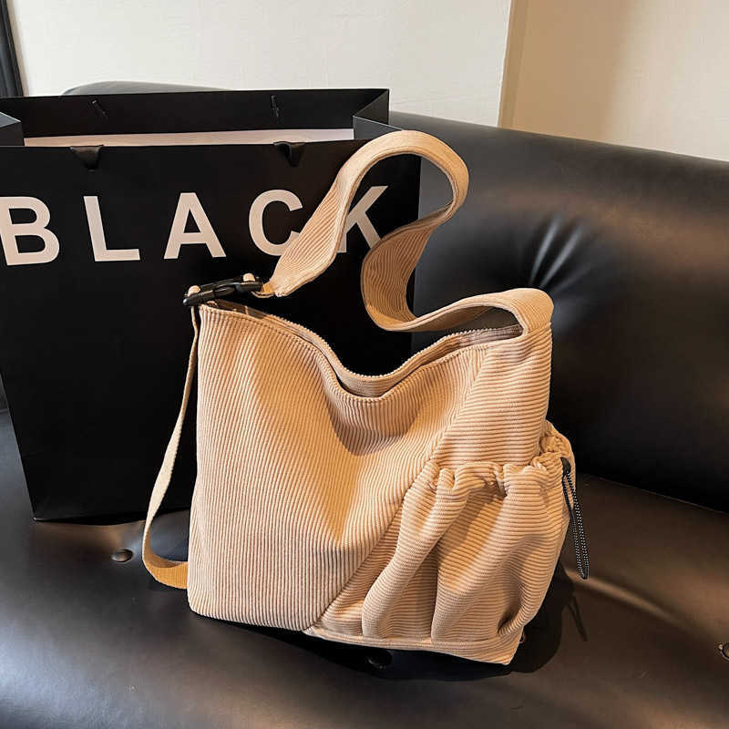 New Lazy Wind Lamp Core Velvet Tote Bag Large Capacity Student Class Shoulder Bag, Commuting Simple Crossbody Bag 241108 241108