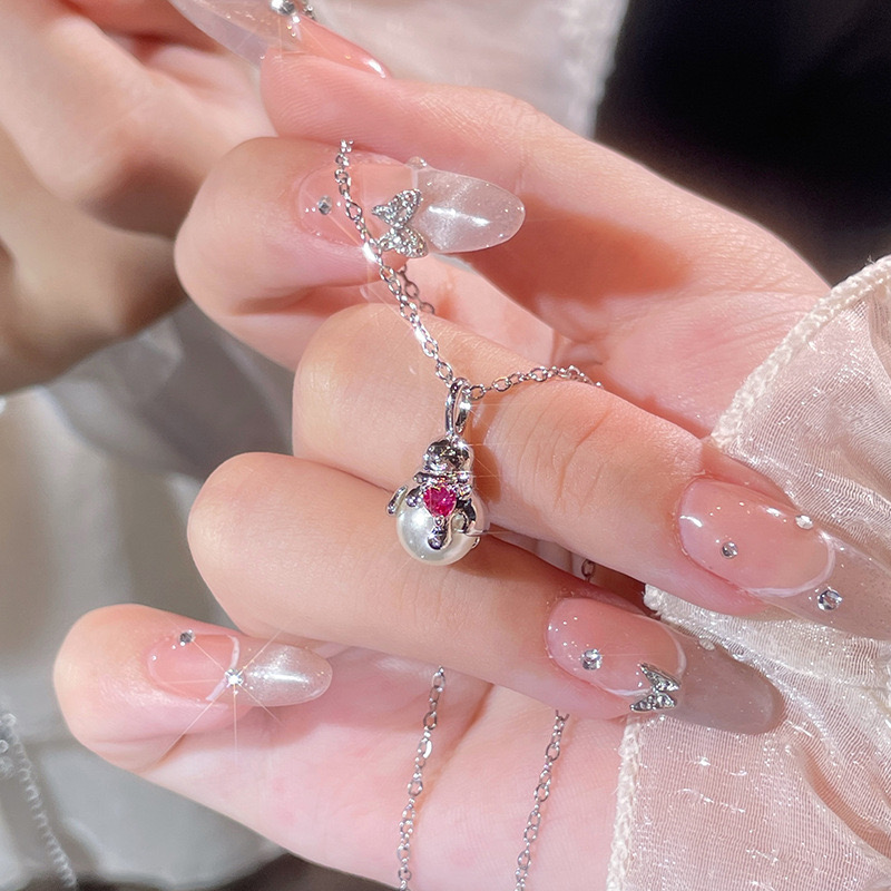 Christmas Inspired Heart Pearl Snowman Pendant Necklace - Unique Design for Women