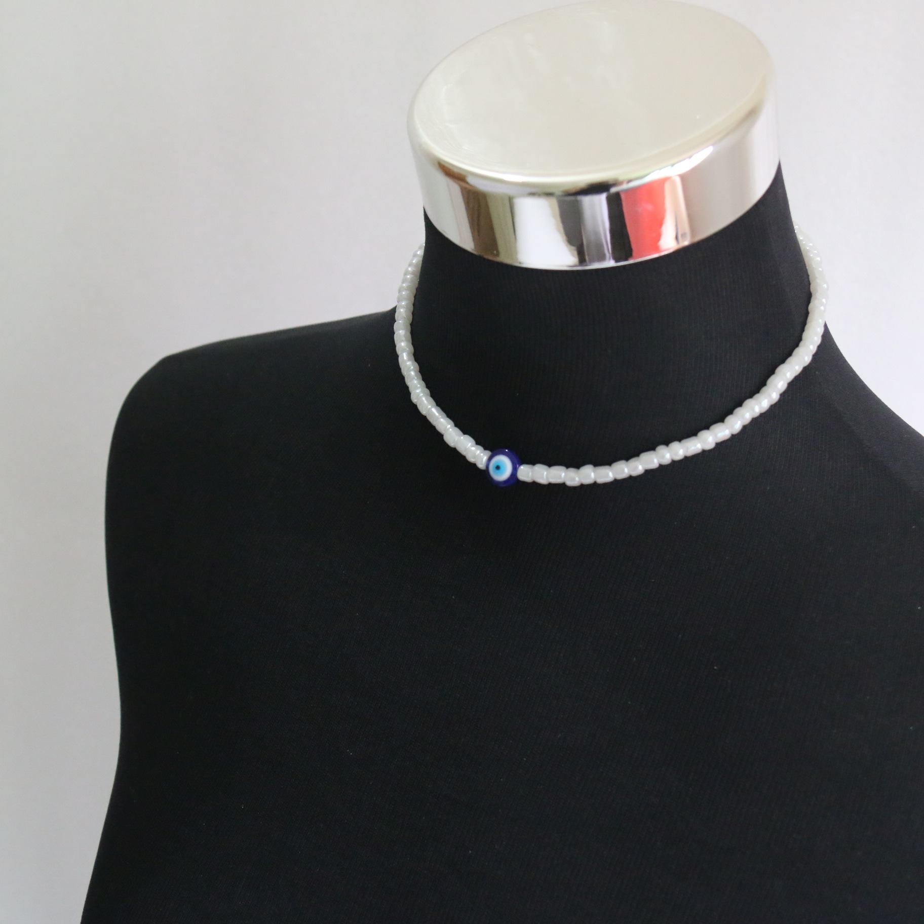 Cross Border Blue Eyed Imitation Pearl Necklace for European and American Women Punk Acrylic Jewelry Personalized Single-layer Woven Geometric Necklac