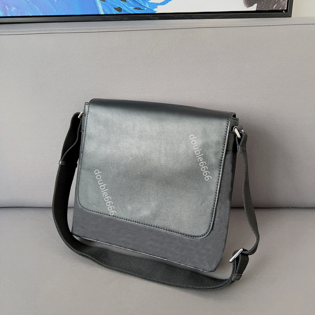 Designer men's casual cowhide flip messenger bag Mailman's bag briefcase Outdoor business office bag Men's pure leather shoulder bag Classic Cowhide Crossbody Bag