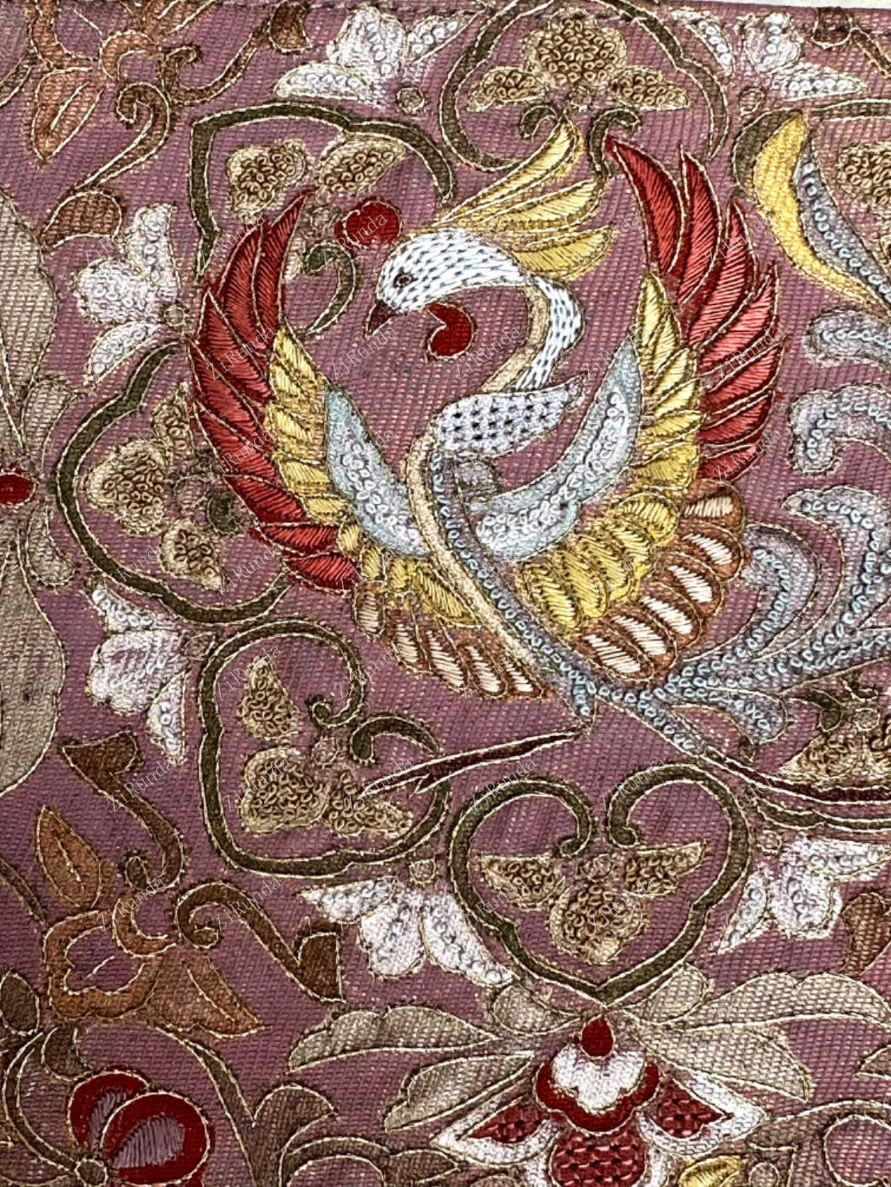 High-end underarm single shoulder women's hand embroidery metal silk embroidery pan gold seed embroidery silk