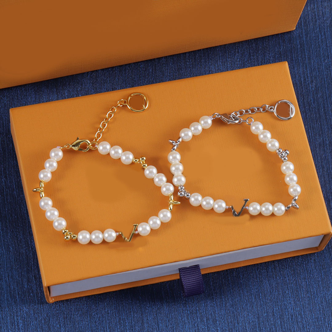 Luxury Designer Bracelet Elegant Clover White Pearl Beads Bracelet 18K Gold Silver Plated Chain Bracelet Bangle for Women Men Diamond Fashion Jewelry Gift