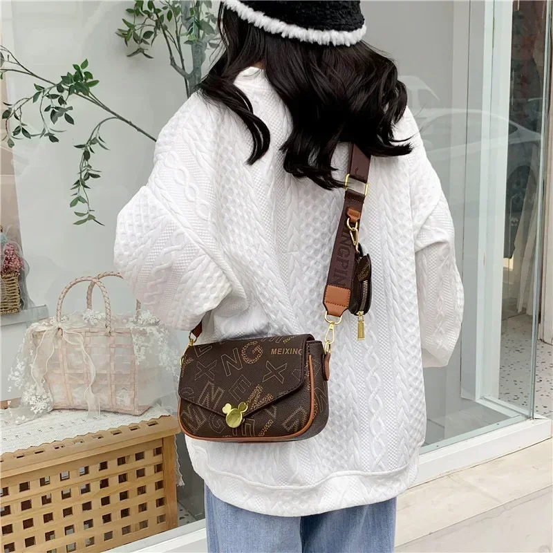 Luxury Style Designer Bag Fashion Shoulder Bag Spacious Crossbody Purse Large Capacity Women's Handbag Casual Bags Designer Inspired Elegant Leat