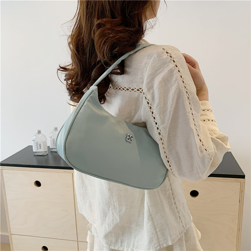 Women Fashion Shoulder Bag Zip Closure Simple Underarm Bag Simple Tote Handbag Elegant Shoulder Purse Party Vacation Bag