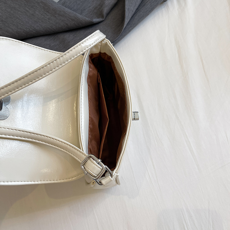 Fashion Heart-shaped Lock Shoulder Bag PU Leather Underarm Bag Luxury Designer Crossbody Purse Solid Color for Women