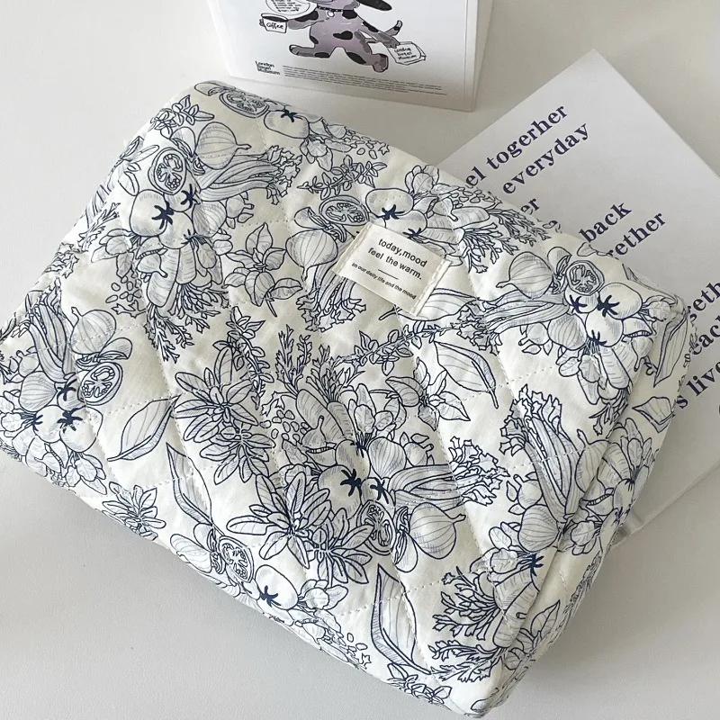 Vintage Flower Women's Cosmetic Bag Zipper Makeup Travel Organizer Case Bags Female Handbag Toiletry Quilting Pencil Pouch