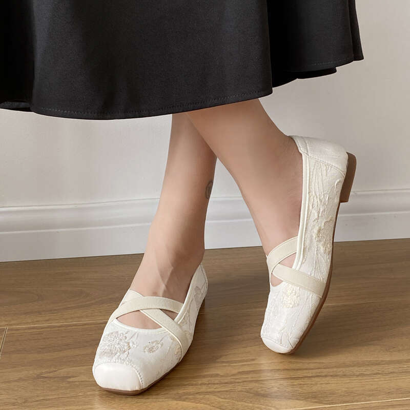 Floral Embroider Ballet Shoes Woman Elegant Almond Toe White Lace Ballerina Flats Ladies Cross Straps Wedding Party Mary Janes