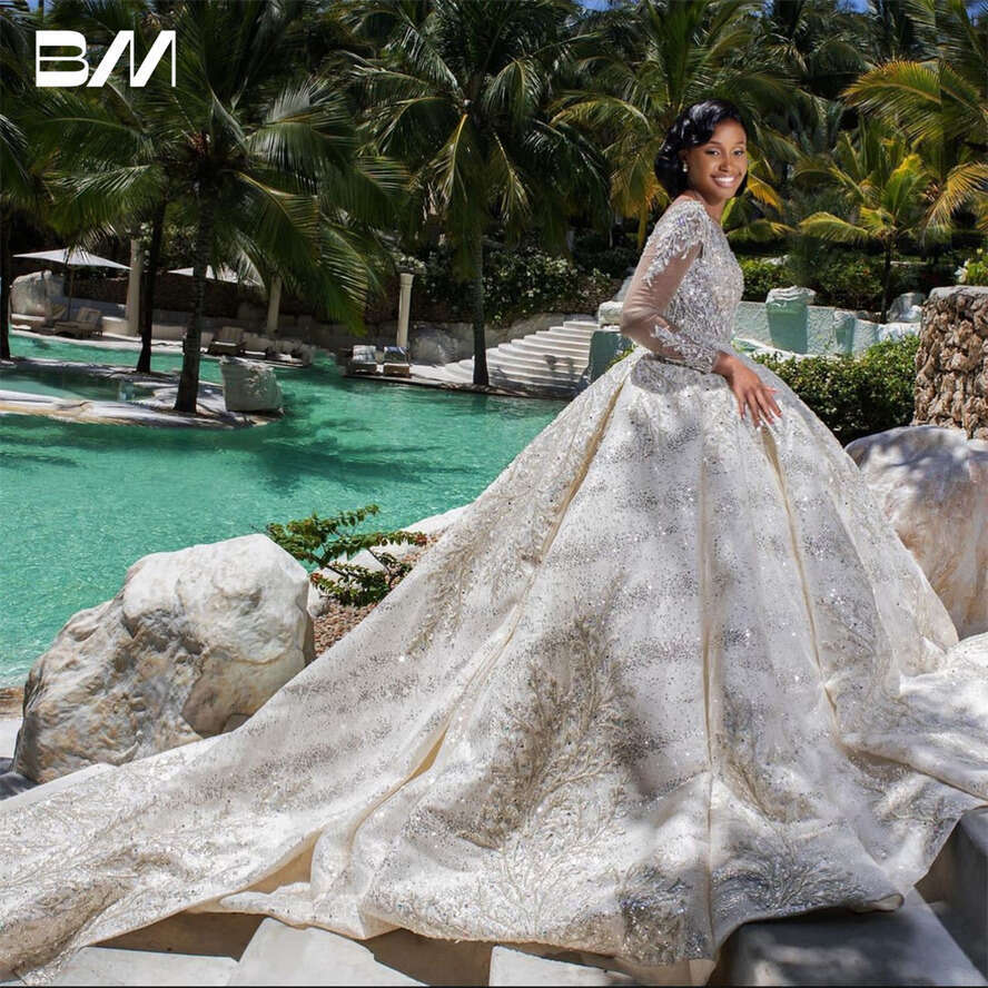 Sparkle Ball Wedding Dress Long Illusion Sleeve Scoop Neck Beaded Bride Dresses Arabic Bridal Gown Custom Made