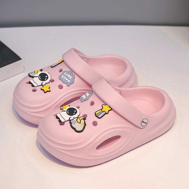 Slipper 2024 New Summer Sandal for Kids Cute Cartoon Children Breathable Hollow-out Quick-dry Garden Shoes Soft Bottom EVA Slipper 2448