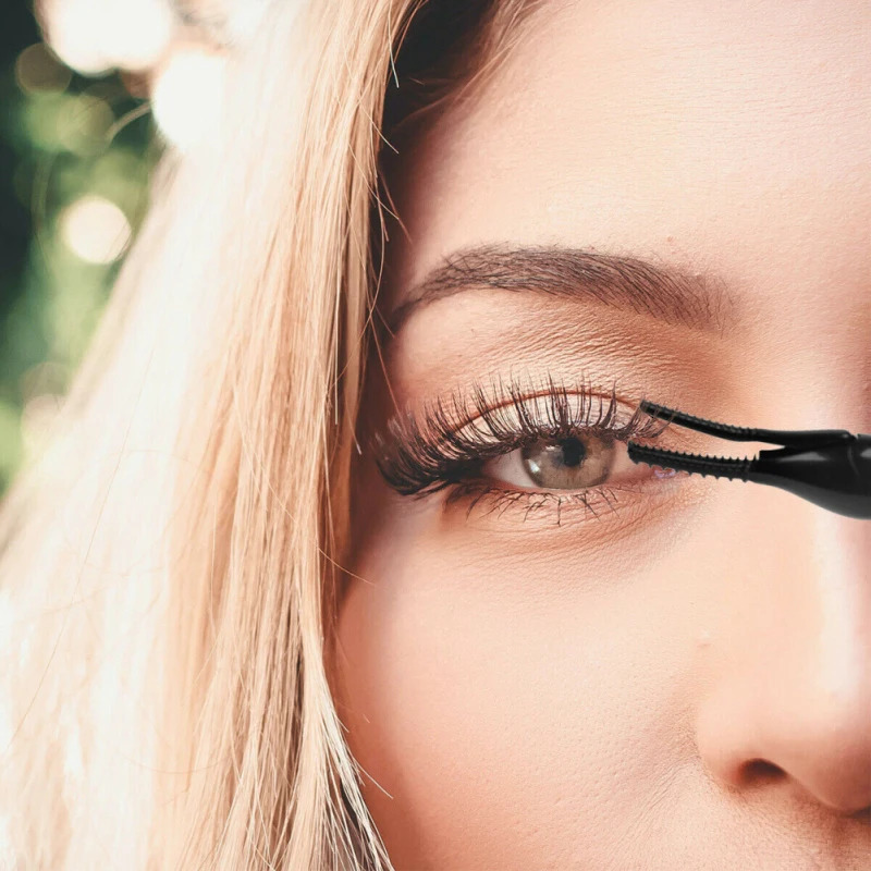 Electric heated eyelash curler USB charging eyelash curler for fast heating and natural eyelash curler for long-lasting makeup 241107