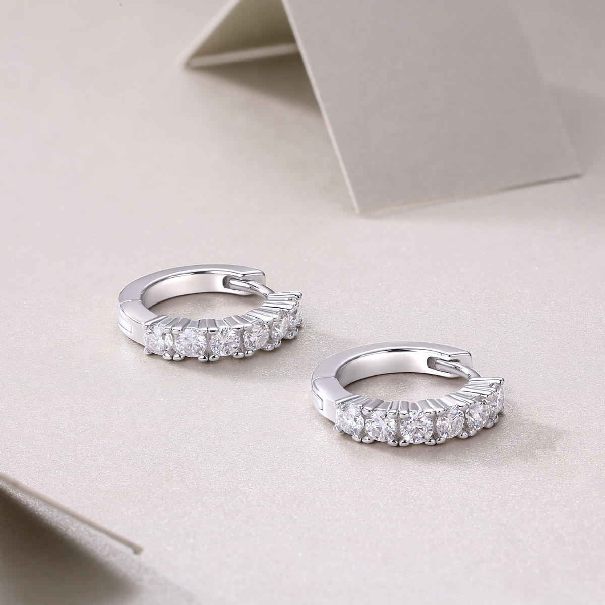 In Stock Sier High Quality 2.5mm Moissanite Dia Hoop Hie Earrings Fine Pure S Sterg Women Jewelry