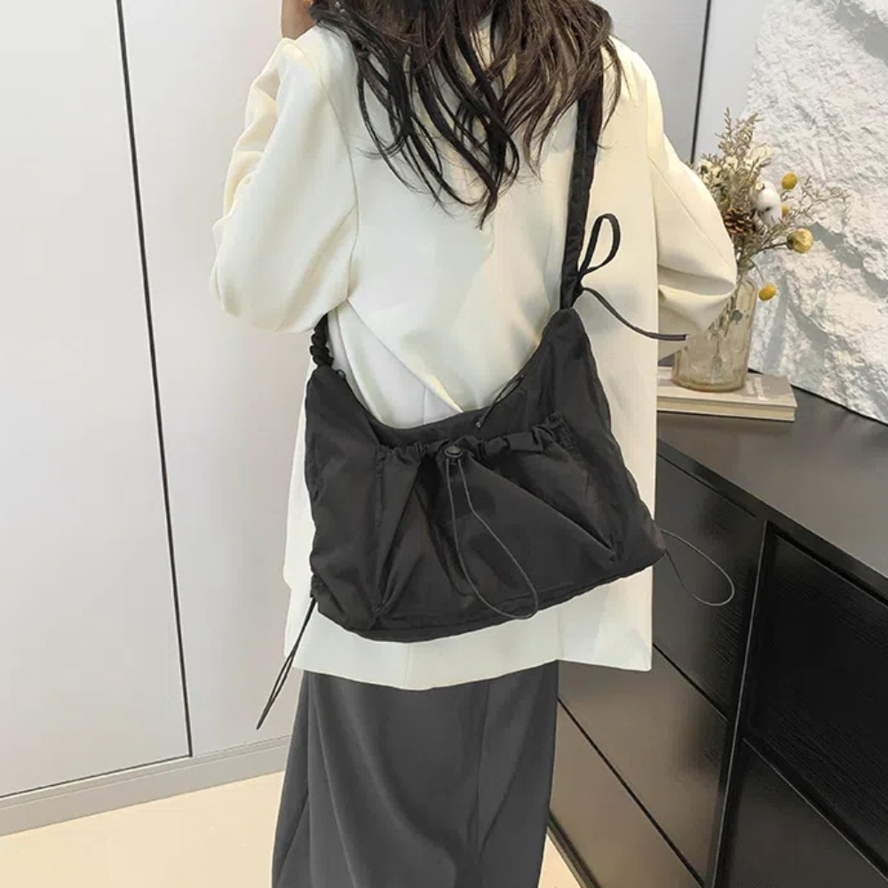 Solid Color Drawstring Tote Bag Lightweight Large Capacity Nylon Crossbody Bag Korean Style Elastic Rope Pleated Shoulder Bag