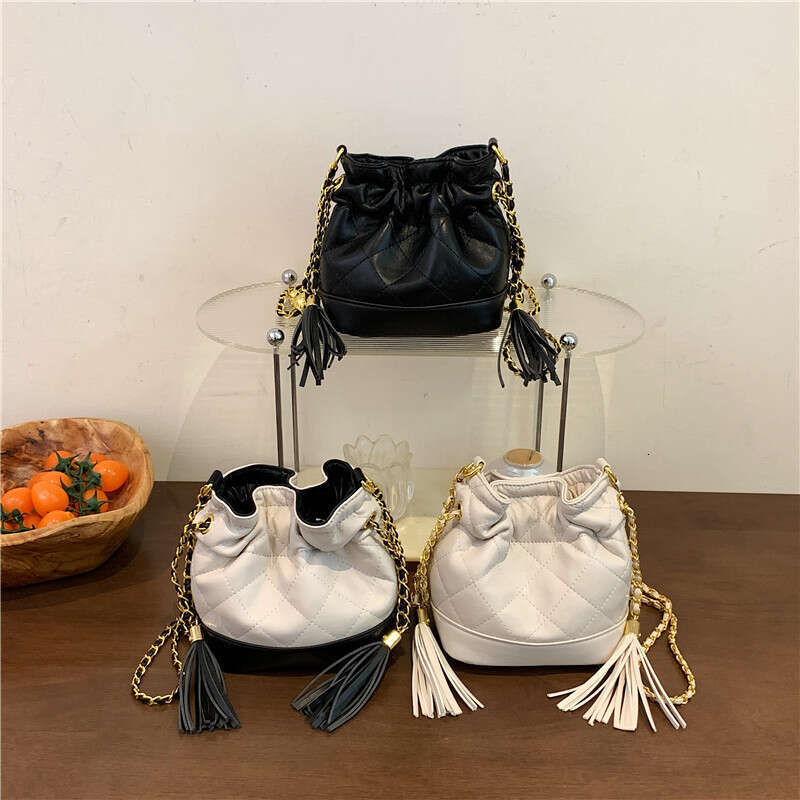 High end summer mini women's fashionable diamond grid chain bucket bag, light luxury temperament, single shoulder crossbody bag