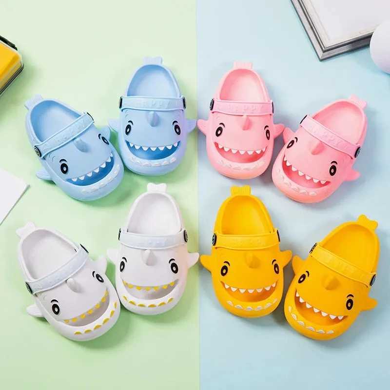 Slipper Summer new arrival shark slippers children cartoon slidesToddler flipflops BABI boys and girls home slippers kid Beach Sandals 2448