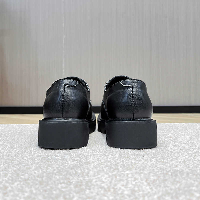 Men Dress Shoes Mens Casual Leather Shoes New Formal British Mens Shoes Thick Sole Dressing Shoes 241009