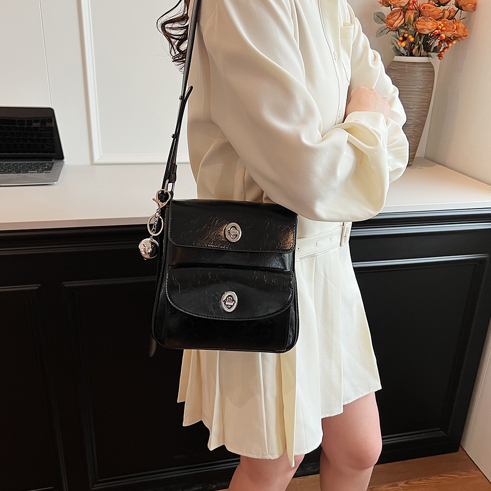Women Oil Wax Leather Flap Shoulder Bag Double Pocket Crossbody Bag Adjustable Strap Clutch Purse for Work Summer Phone Bag