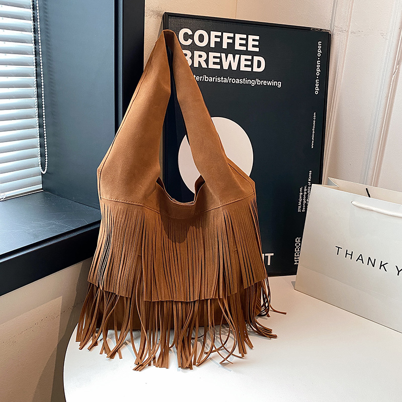 2024 new fashionable fashionable frosted fringed bag bag retro suede bucket bag cross-body bag