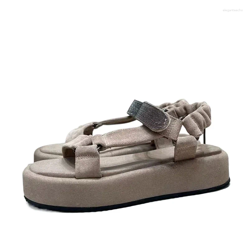 2025 S Fashion Designer Sandals String Bead Platform Woman Sandal Open Toe Flat Thick Sole Beach Holiday Shoe Runway Leisure Samdals Summer