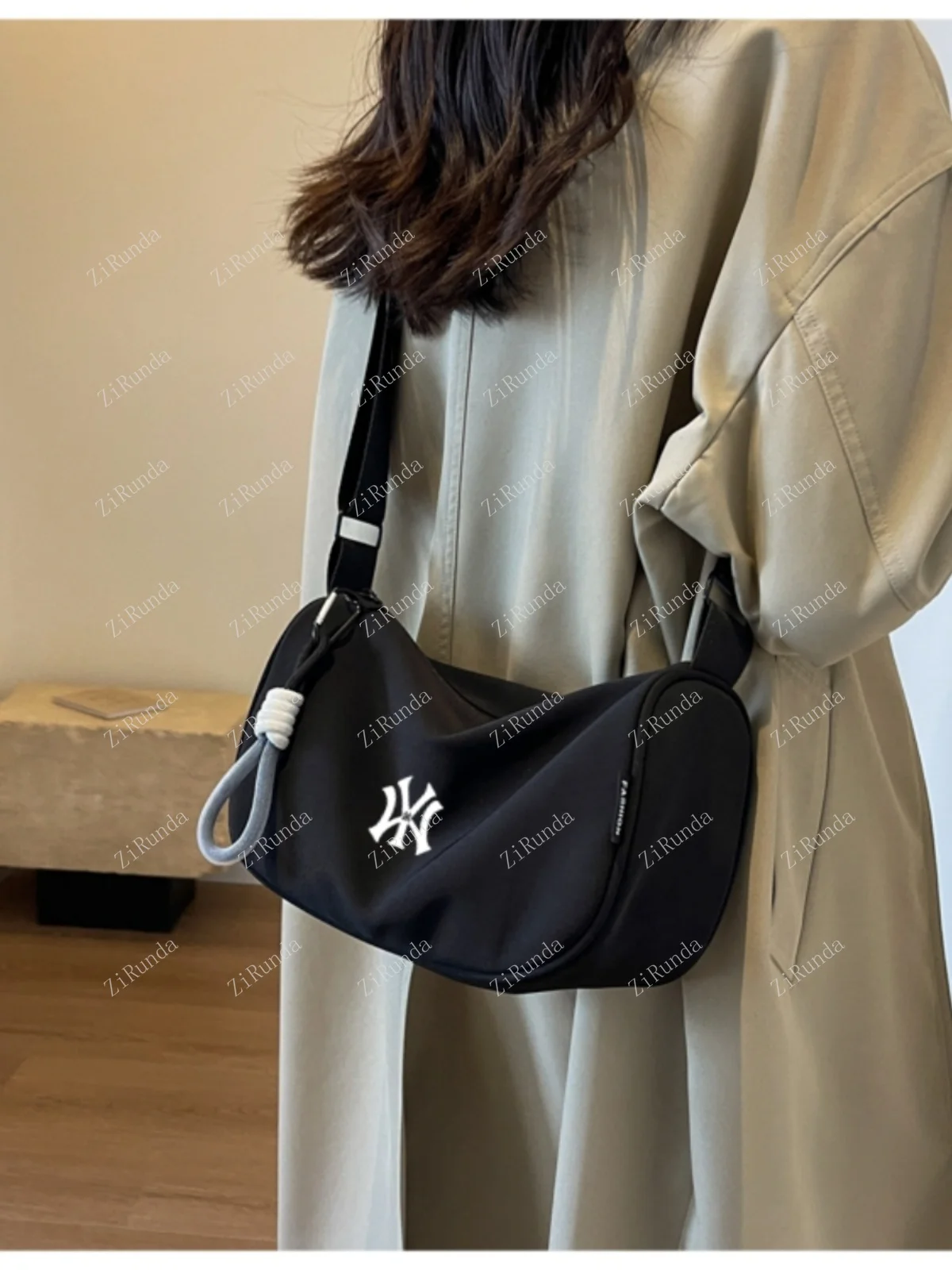 Canvas bag Women's Fashion commuter shoulder bag Pillow Sports and leisure Versatile messenger bag Fanny pack