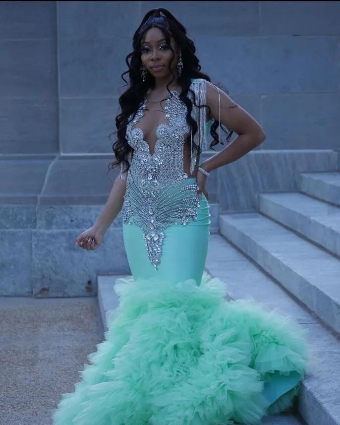Mint Green Long African Evening Formal Dress For Women Ruffles Sier Diamond Crystal Black Girl Prom Gala Birthday Gown 0431