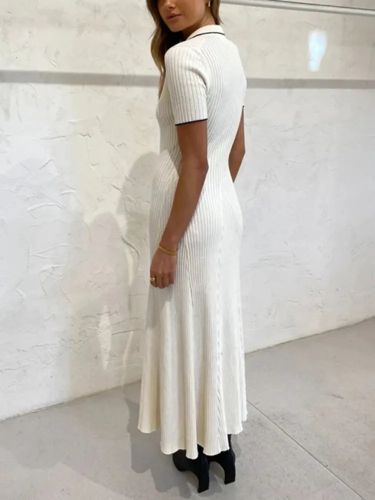 TARUXY Knitted Rib Slim Maxi Dresses For Women High Waist Casual Loose Dress Womens Autumn Elegant Temperament Long Dress Femme 240319