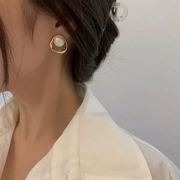 Imitation Pearl Earring for Women Gold Color Round Stud Earrings Korean Delicate Irregular Design Unusual 2024 Fashion Jewelry