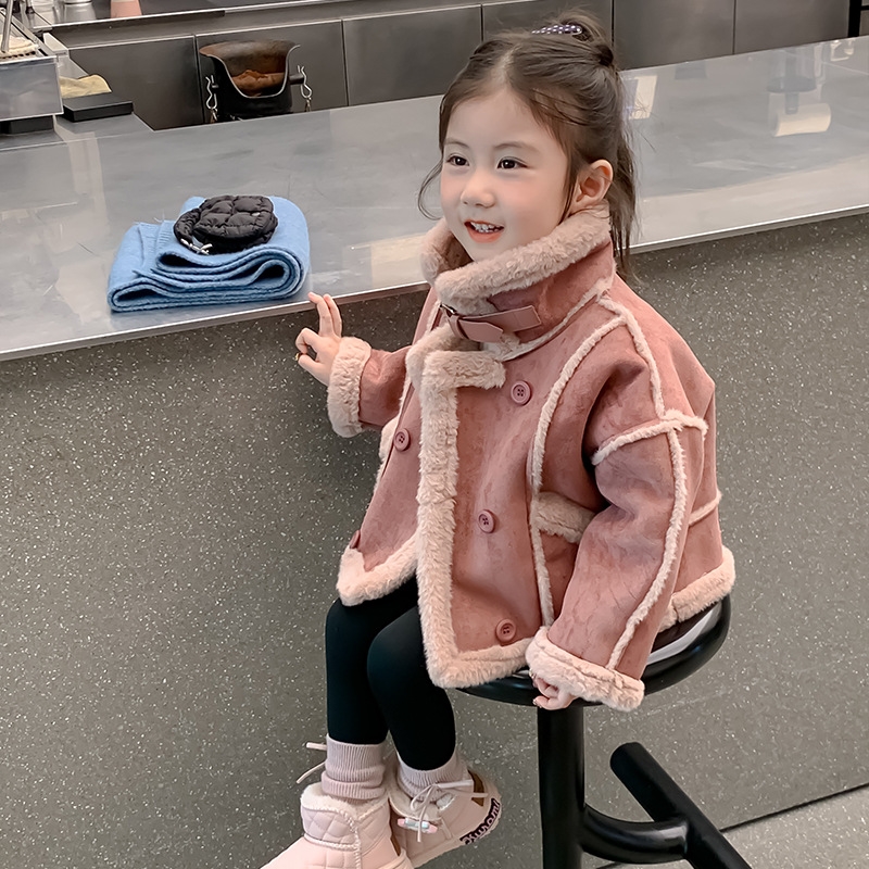 Designer shoes Children's clothing jacket autumn and 2024 new item for little girls, children's fur integrated winter clothing, pink top, fr