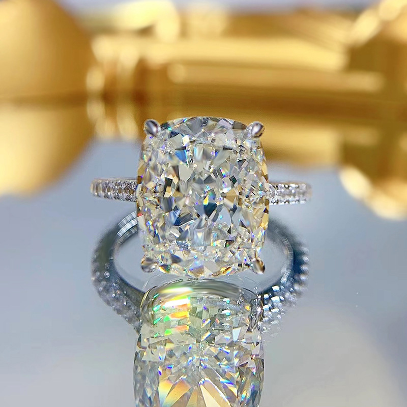 2024 Top Sell Genuine 100% 925 Sterling Silver Luxury Jewelry Narural White Moissanite Diamond Party Elegant Women Wedding Engagement Band Ring Gift