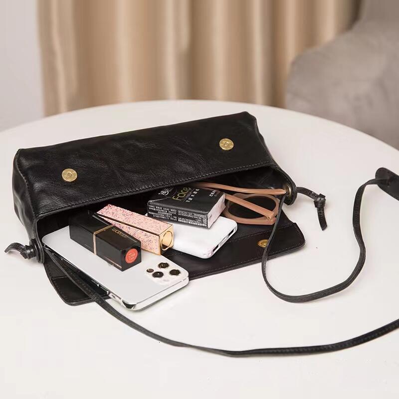 Vegetable Tanned First Layer Cowhide Women's Long Magnetic Buckle European And American Retro Messenger Bag Genuine Leather Hasp Style BagVoyage