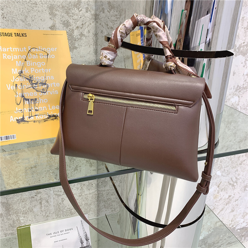 Hot Sale 2021 Style New Fashion Straddle Women's Handbag European And American Shoulder Tote Bag Hasp Style PU Paisley BagVoyage