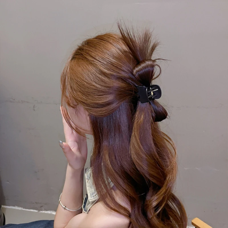 Top Ponytail AISHG Wig Hair Claw Clips for Women Synthetic Short Straight Invisible Wig Hair Clip Hairpin Girls Hair Accessories smile