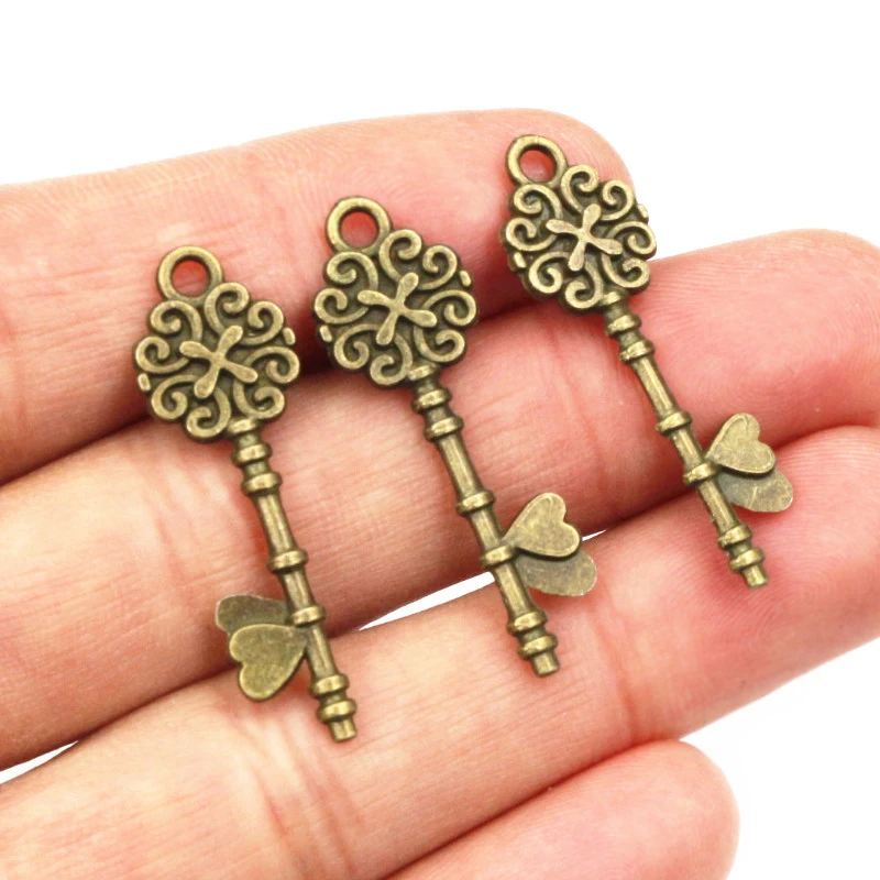 40pcs Key Charms Pendants Antique Bronze plated Metal Retro Slower Heart Keys Charm DIY Jewelry Making Accessories Necklace