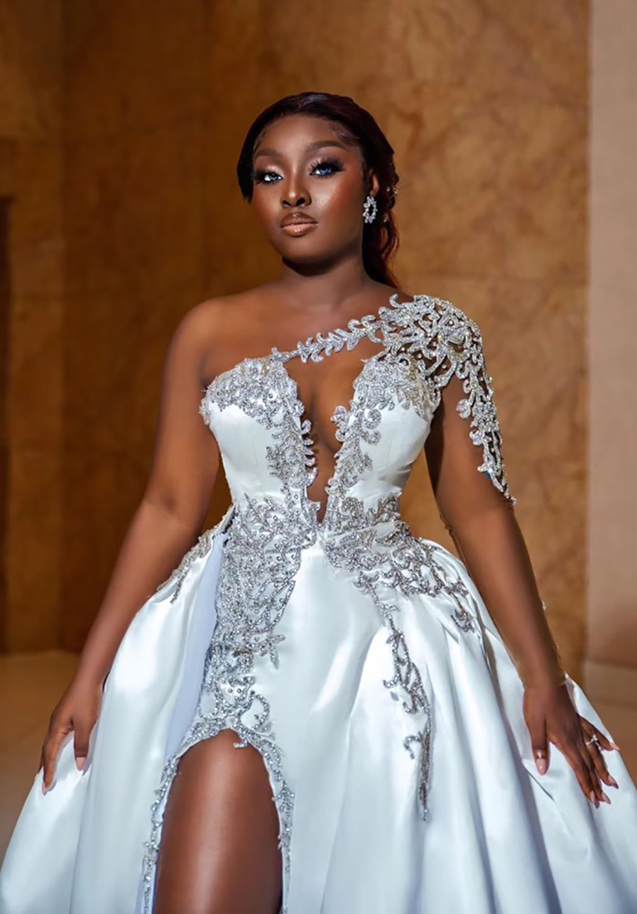 Customized Satin Gold Appliques Mermaid Wedding Dress One Shoulder Long Sleeve Bride Dresses High Split Bridal Gowns