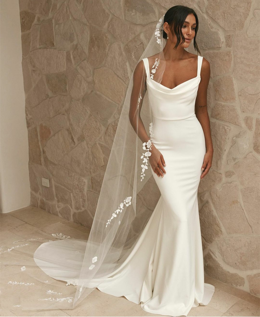 Elegant Long Mermaid Cowl Neck Wedding Dresses Trumpet Crepe Open Back Ivory Sweep Train Vestidos de Novia Abendkleid Bridal Gown for Women