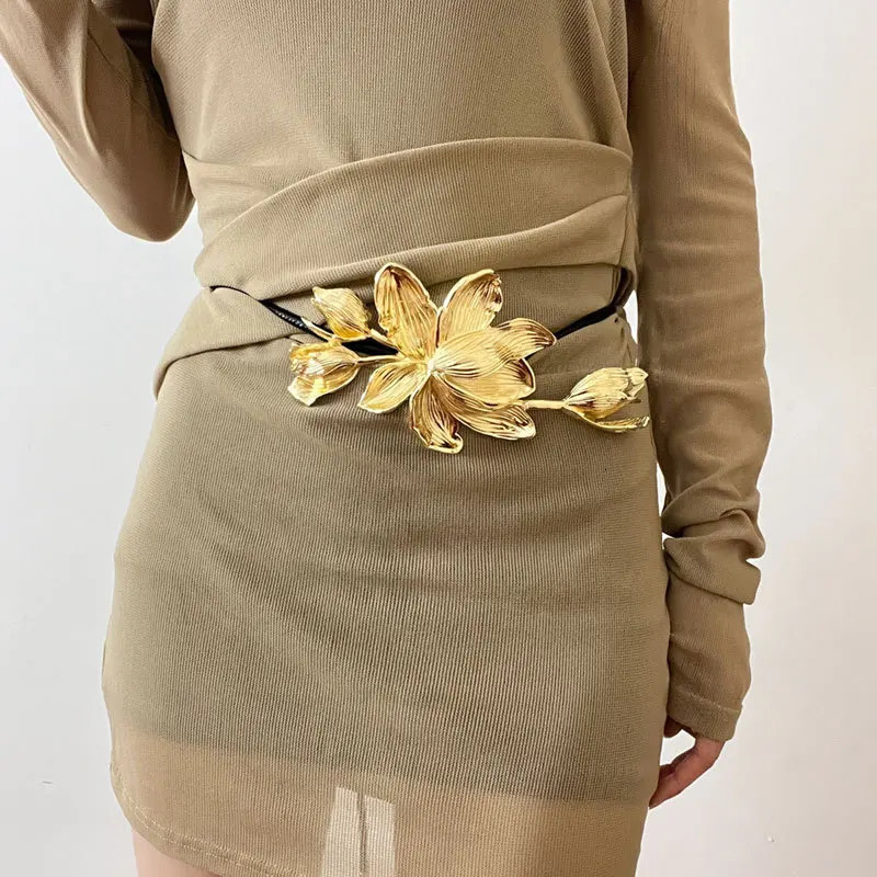 Womens retro little perfume style gold tulip flower chain with decoration black leather rope thin waist chain 241108