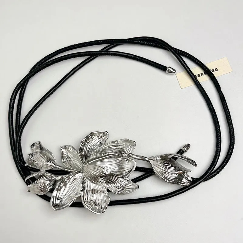 Womens retro little perfume style gold tulip flower chain with decoration black leather rope thin waist chain 241108 - view 6
