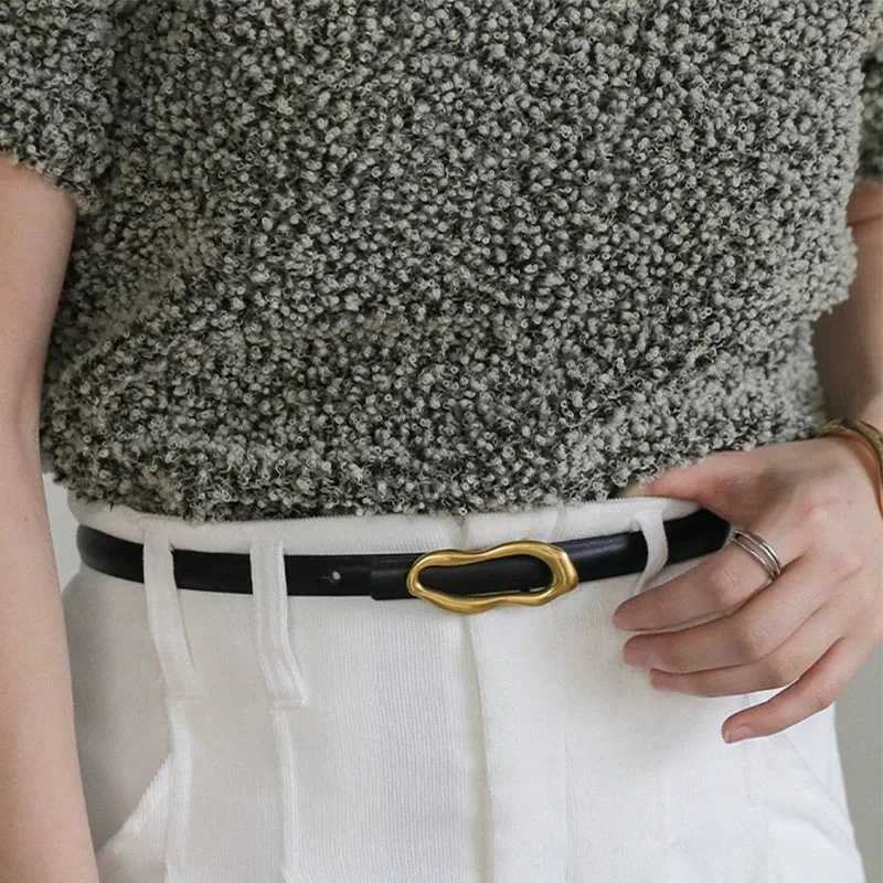 Retro gold design belt suitable for text high-quality metal buckle matching Fem dress jeans adjustable belt genuine leather X2411091