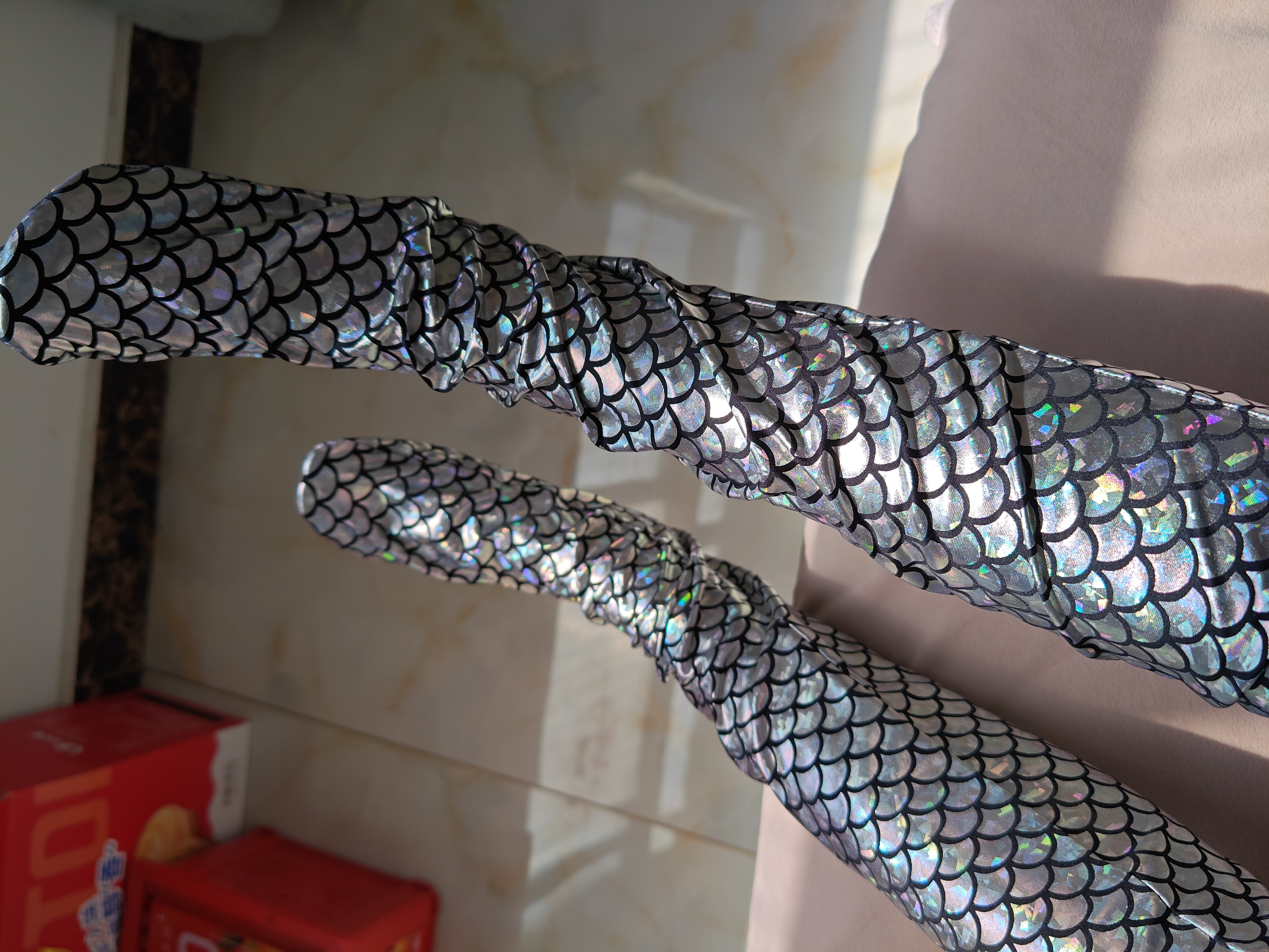 Halloween cosplay shiny catsuit costume Silver Colorful Fish Scales patterns tights jumpsuit full Bodysuit Zentai Suits Fancy
