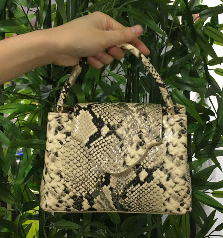 Classic Luxury Brand INS Hot Sales Handbag Women PU Ostrich Pattern Luxury Brand Designer Hot Pink Tote Shoulder Bag