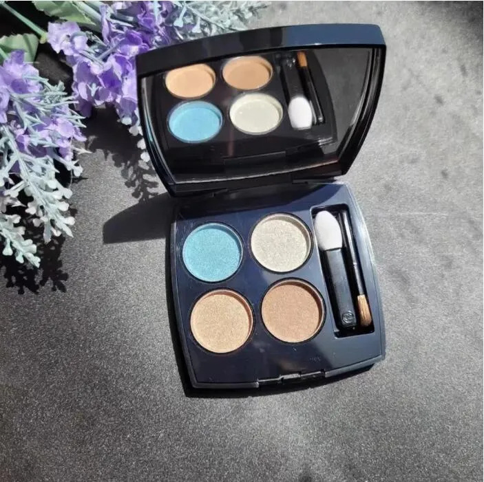 Makeup eyeshadow 4 colors with mirror CORAL TREASURE Long lasting makeup glitter highlighter eye shadow palette