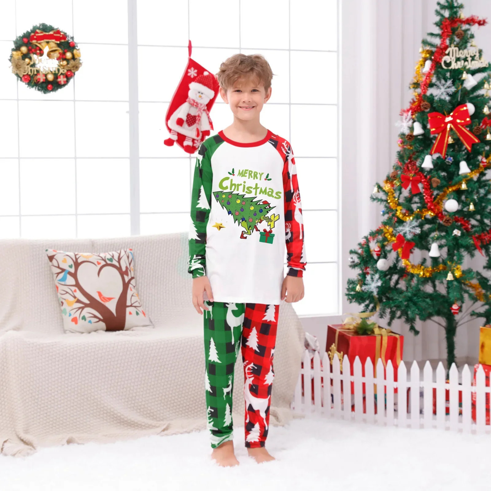 Winter Christmas Family Matching Pajamas Year Dad Mom Kids Baby Family Look Set Mother Daughter Father Son Pyjamas Outfit 241108