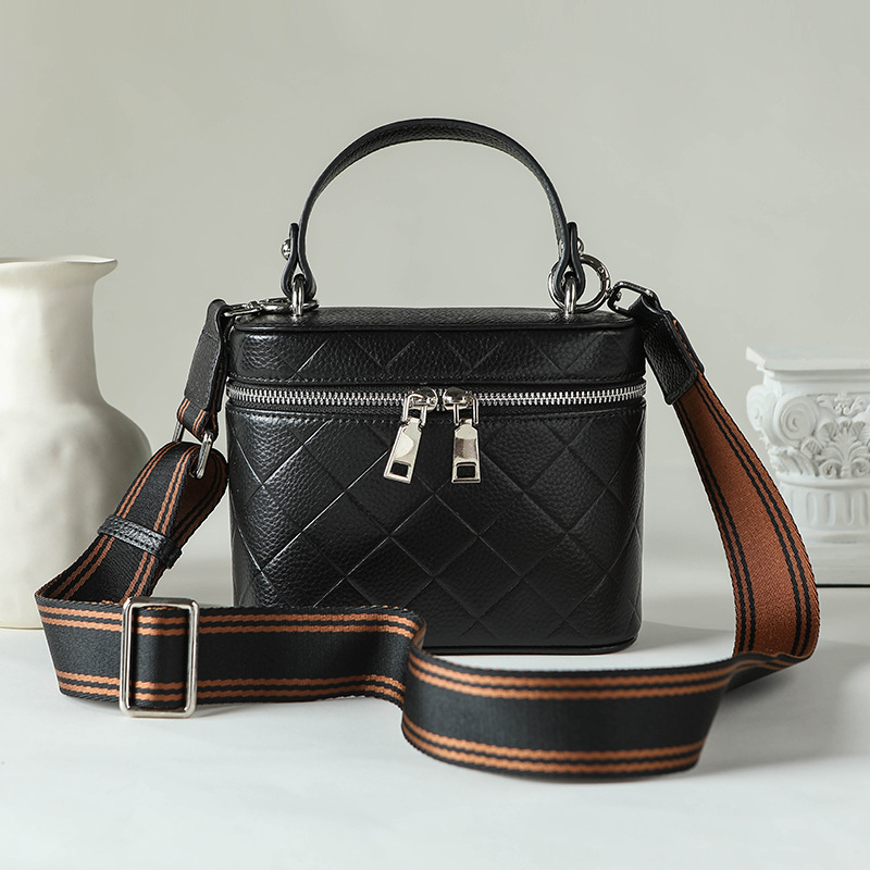 2025 Designer Genuine leather 2024 3 new dia grid large capacity top layer cowhide women's bag cross-border hand-held box bag, single shoulder cr