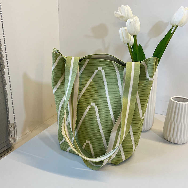 Nordic niche knitted women's bag crossbody bag wave pattern shoulder bag versatile fashion woven crossbody bag bucket bag