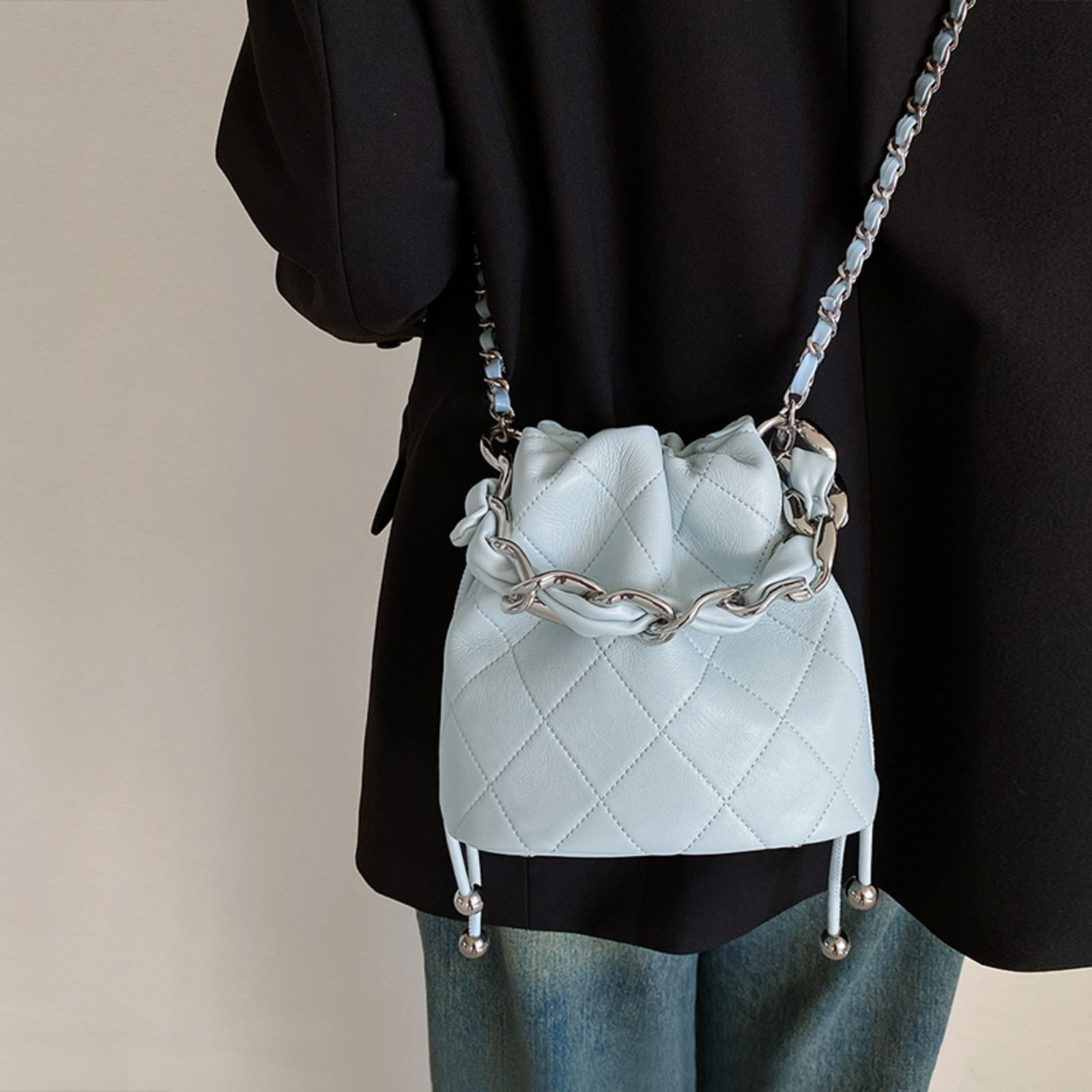 Genuine Leather Quilted Drawstring Bucket Bag Women With Chain Strap Crossbody Handbag For Daily Use And Commuting No Zipper Style BagVoyage