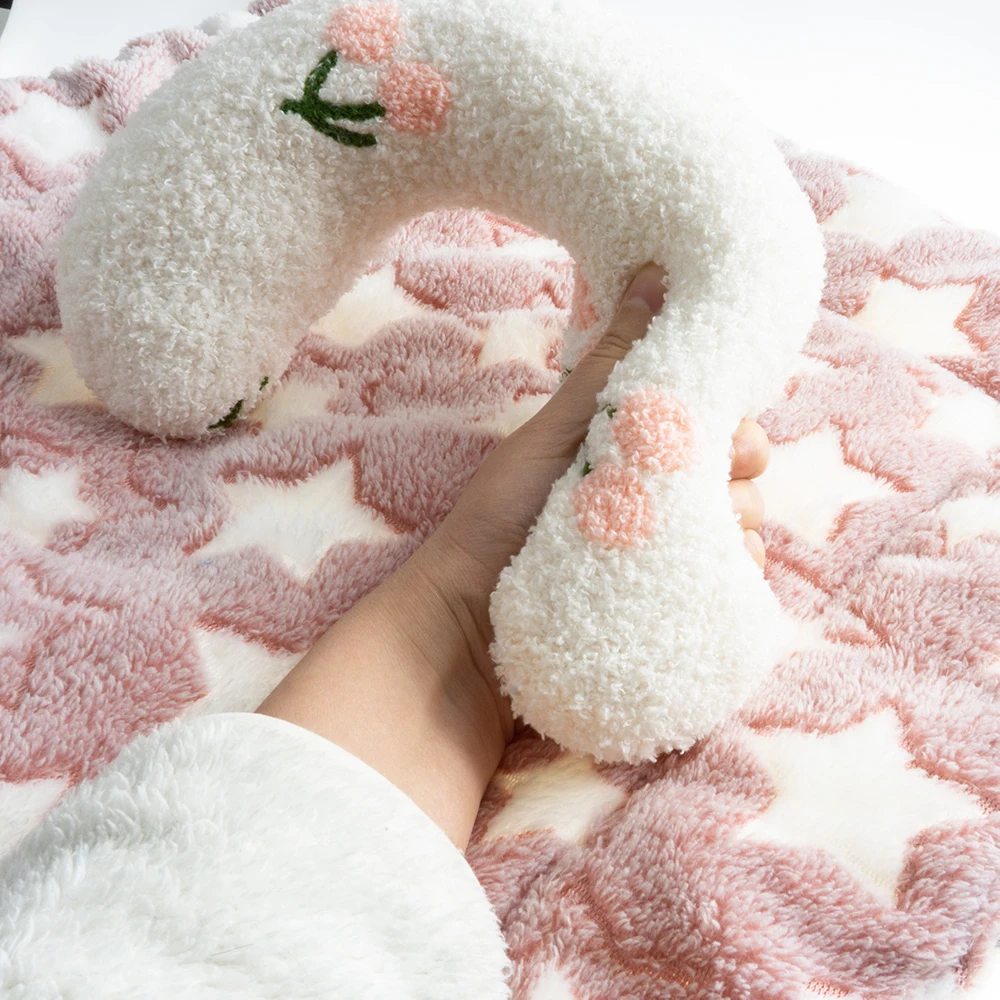 Soft Cat Protect Cervical Spine U Shape Pillow Cats House Bed Comfortable Accessories for Kitten Pet Products