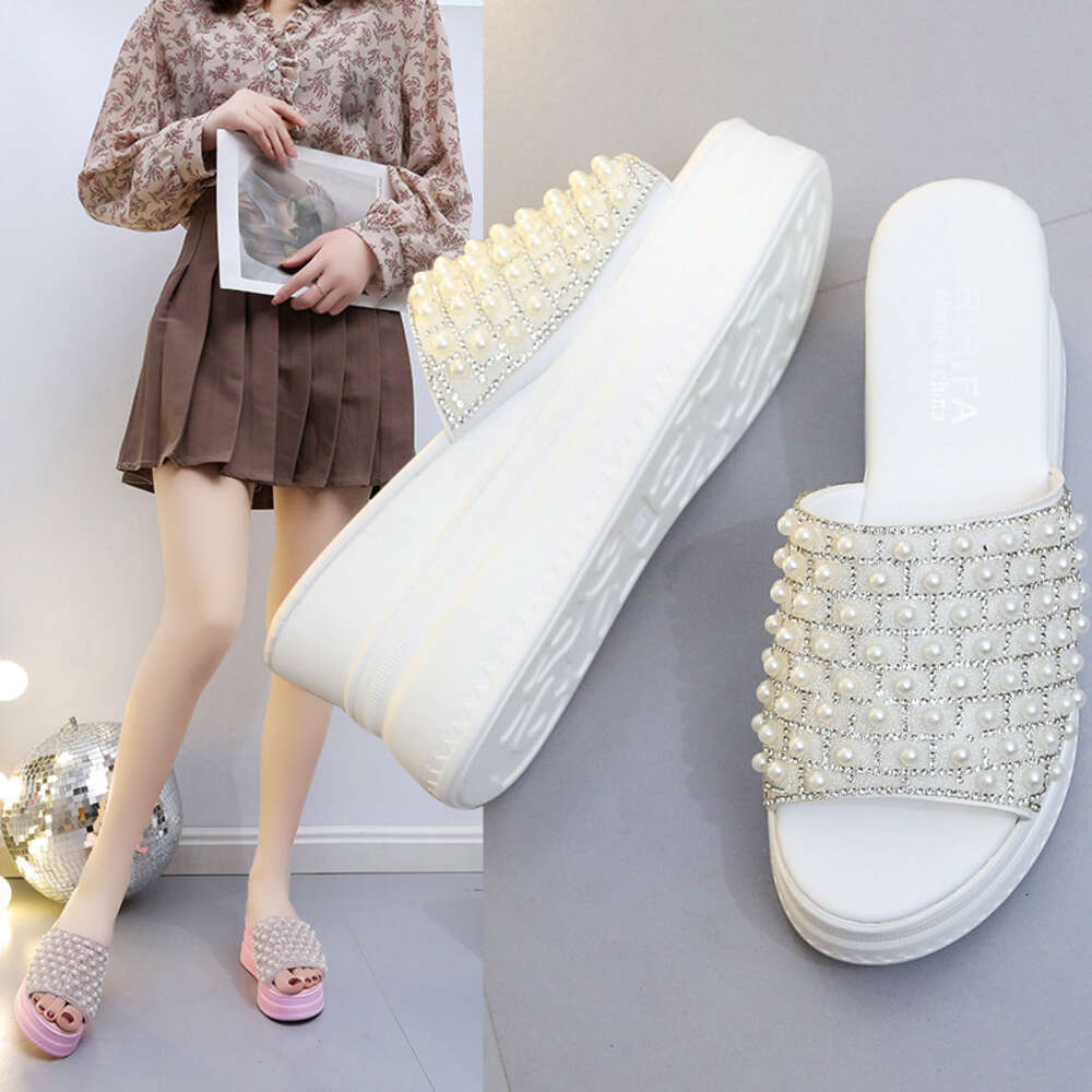 2024 Summer New Style Outward Wearing Matsu Cake Thick Sole High for Women's Sequin Pearl Slop Heel Cool Slippers ddmythur