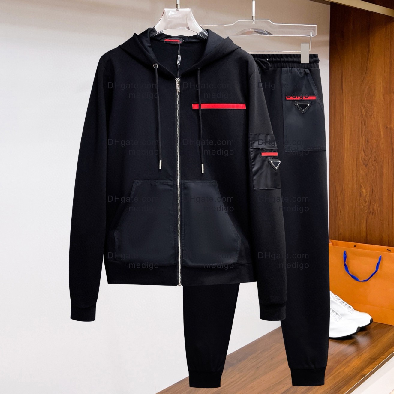 Mens Trksuit Designer Inspired Sweatsuit for Men - Lightweight Athletic Pullover and Pants Set for Casual and Sportswear Z250604